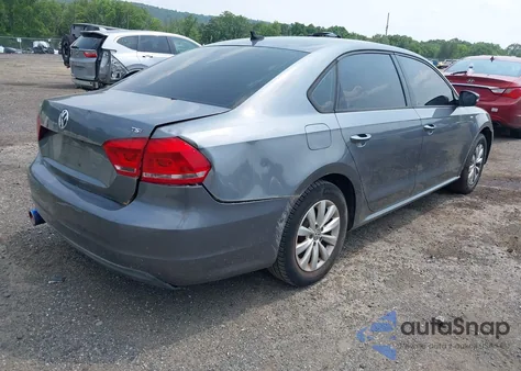 2014 Volkswagen Passat 1.8T Wolfsburg Edition z USA, uszkodzony, nr VIN 1VWAT7A34EC115846